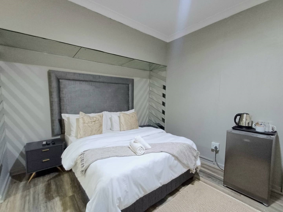 6 Bedroom Property for Sale in Bayswater Free State